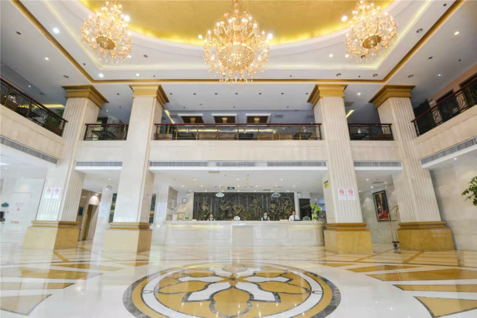 Фото Vienna International Hotel World Expo