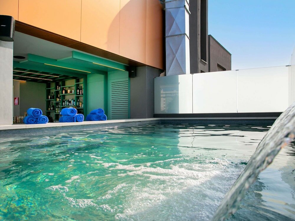 Фото Mercure Larnaca Finikoudes Beach