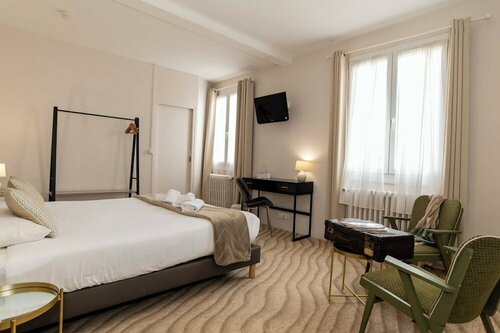 Внешний вид отеля The Originals Boutique, Hôtel Victoria в Шателайон-Пляже, фото 2