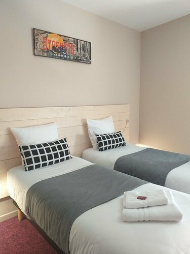 Гостиница Hotel La Couronne Marmande в Марманде