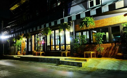 The Neighbor Hoot Hostel & Cafe