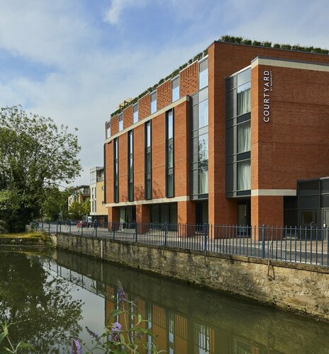 Гостиница Courtyard by Marriott Oxford City Centre в Оксфорде