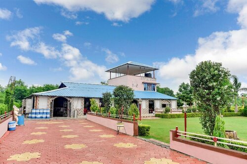 Гостиница Hotel Kuber Vatika by Grb в Мадхья-Прадеш