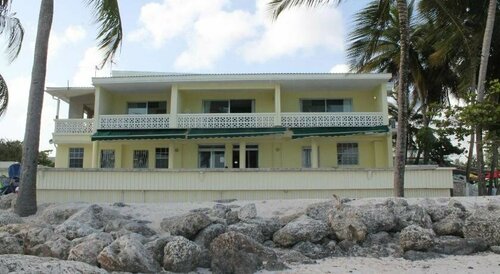 Гостиница Chateau Blanc Apartments On Se в Бриджтауне