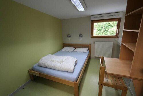 Гостиница Auberge de Jeunesse Hi Pontarlier в Понтарлье