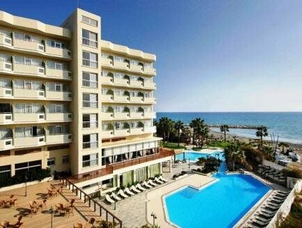 Гостиница Lordos Beach Hotel & SPA в Ларнаке
