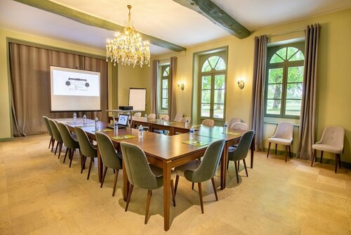 Гостиница Hôtel Haras de la Potardière в Ла-Флеше