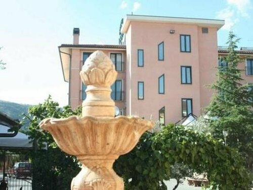 Гостиница Hotel Leon в Сан-Джованни-Ротондо