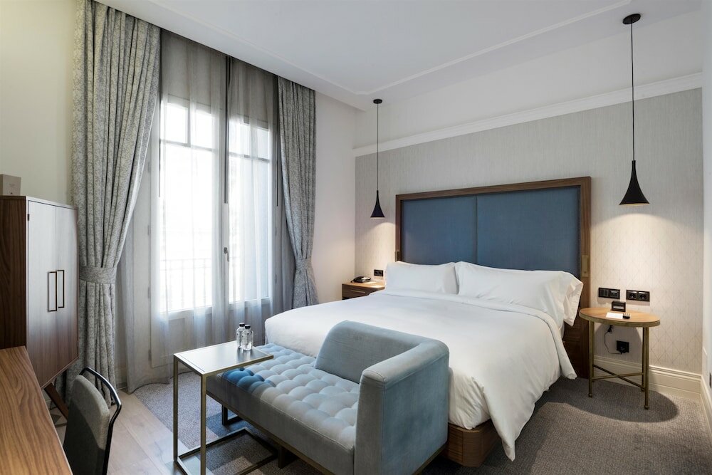 Фото DoubleTree by Hilton Madrid - Prado