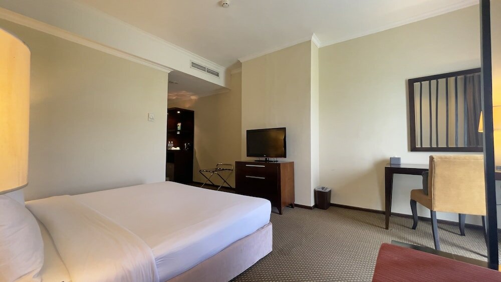 Фото Harmoni One Convention Hotel & Service Apartments