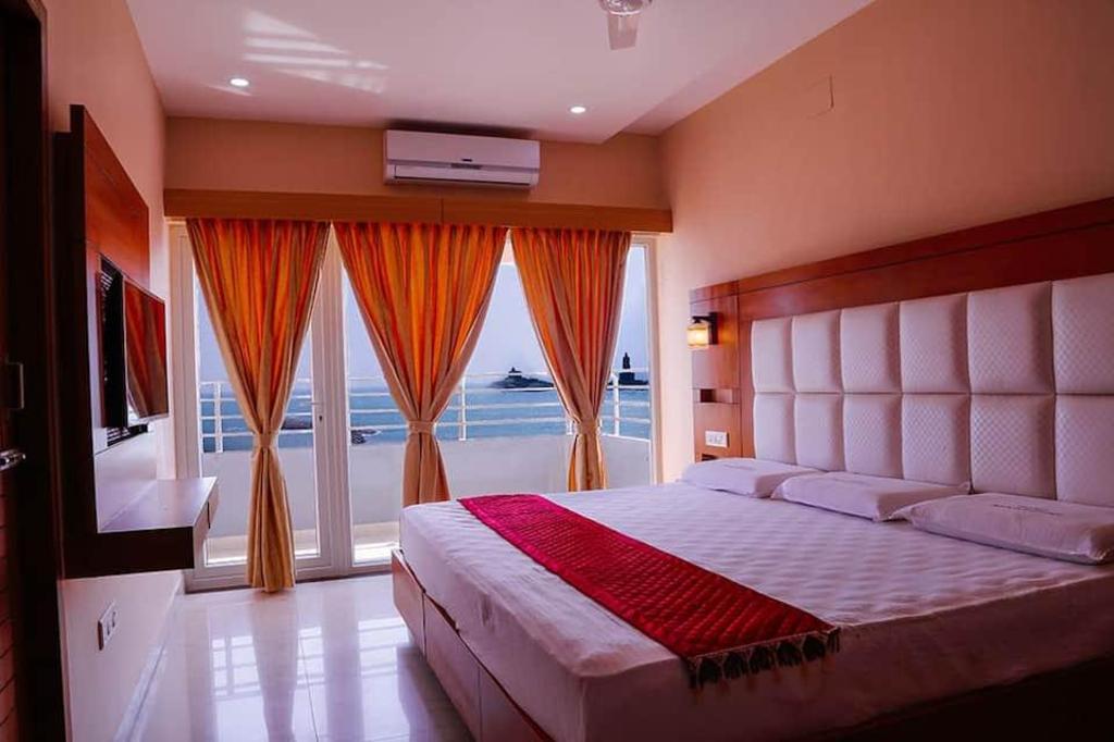 Фото Hotel Maadhini