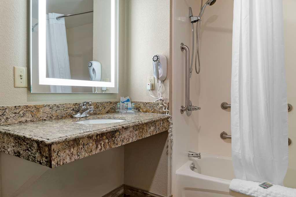 Фото Best Western Executive Inn & Suites