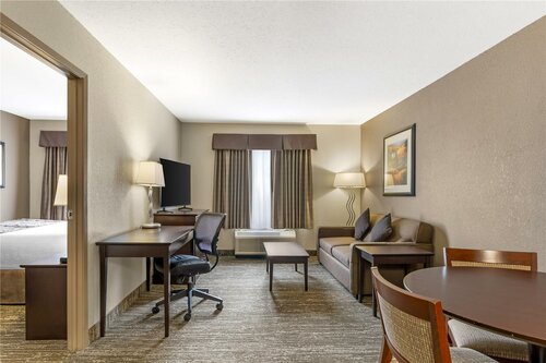Гостиница Best Western Plus Pembina Inn & Suites в Виннипеге