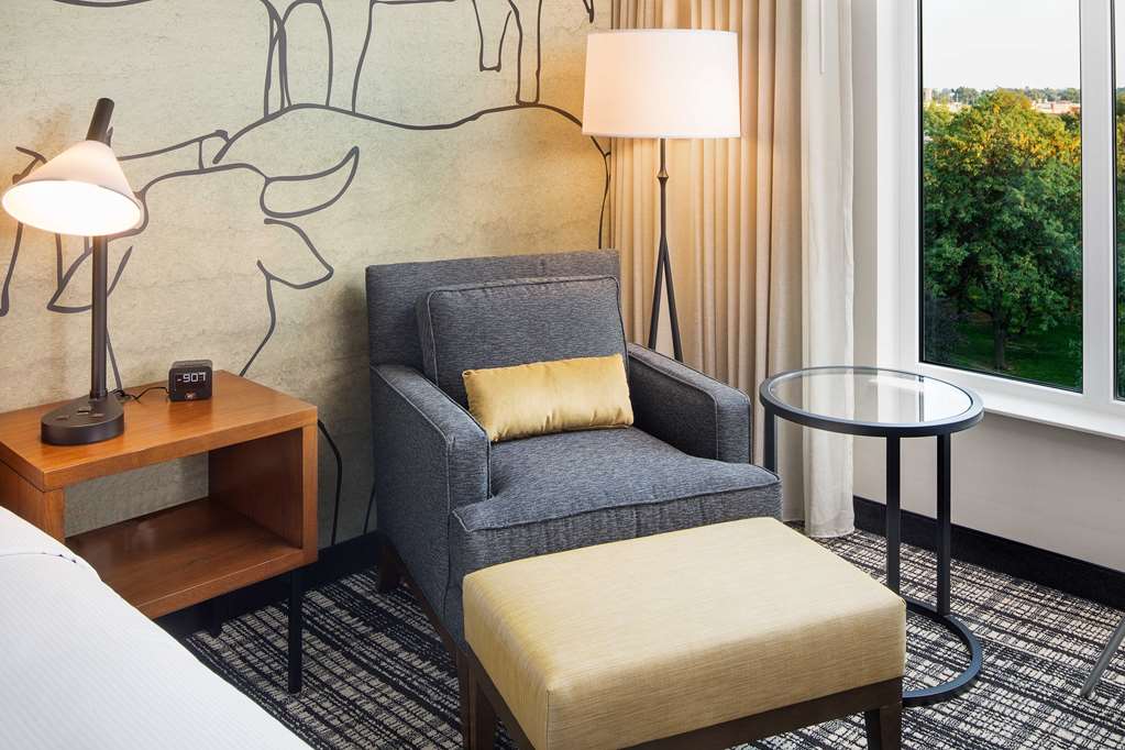 Фото DoubleTree by Hilton Greeley at Lincoln Park