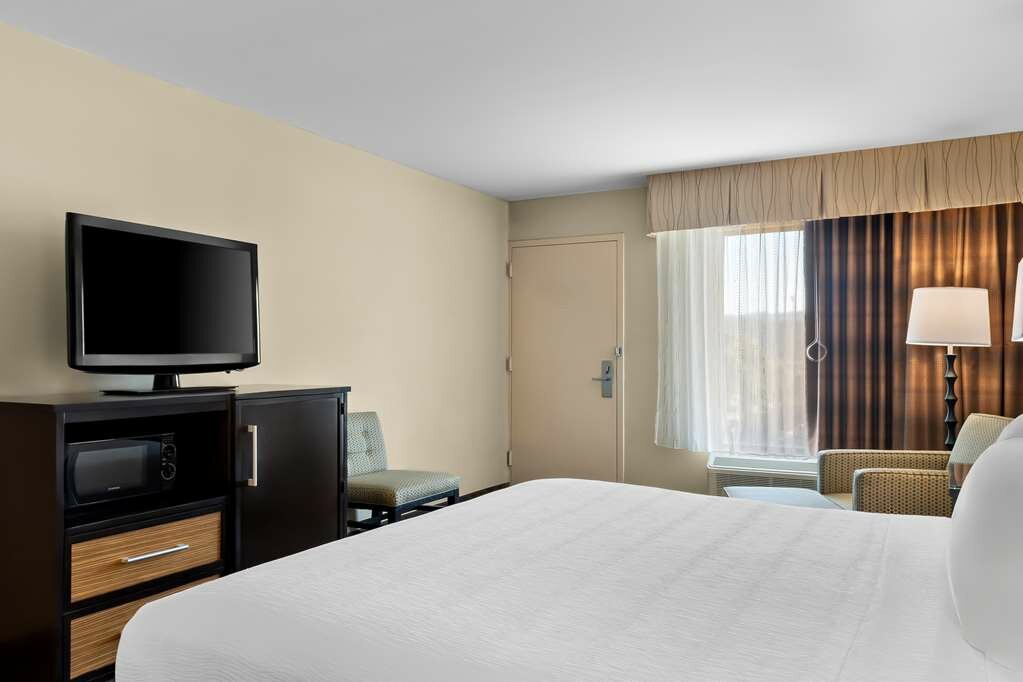 Фото Best Western Newport Inn