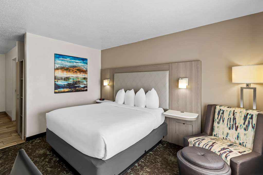 Фото Best Western Worlds of Fun Inn & Suites