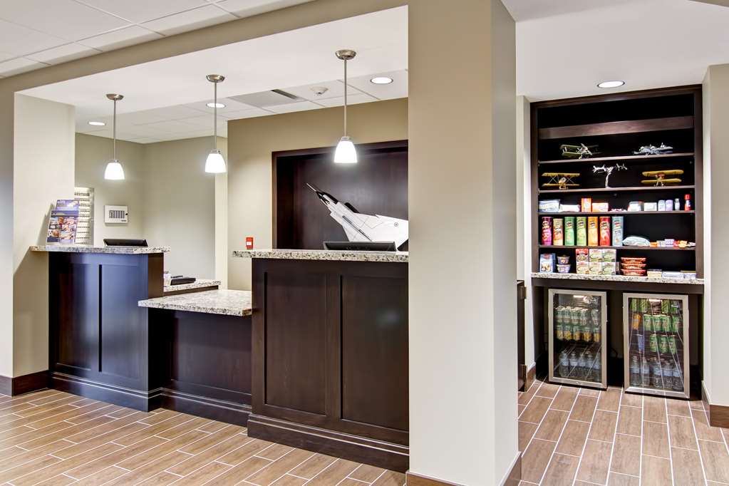 Фото Best Western London Airport Inn & Suites