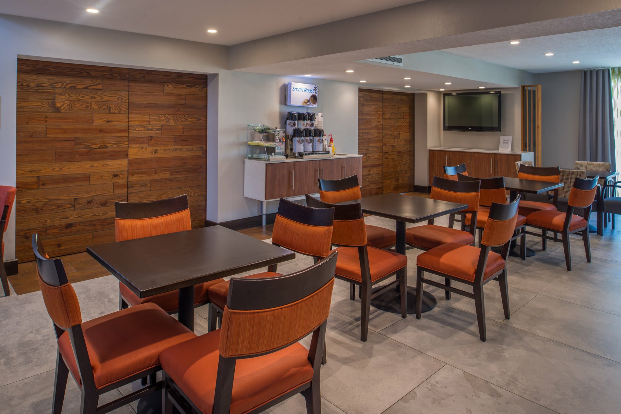 Фото Holiday Inn Express & Suites San Antonio Medical-Six Flags, an Ihg Hotel