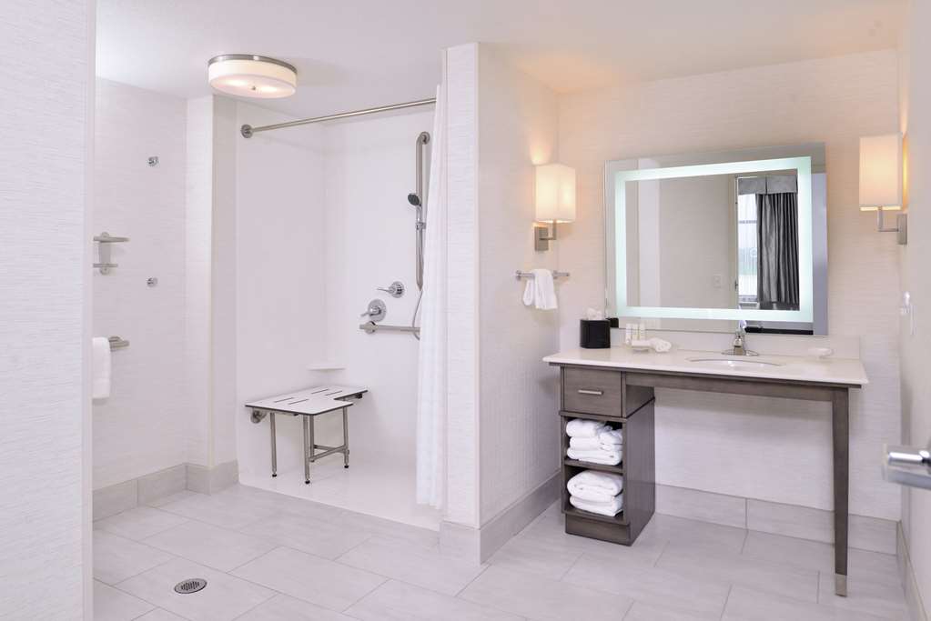 Фото Homewood Suites by Hilton Des Moines Airport