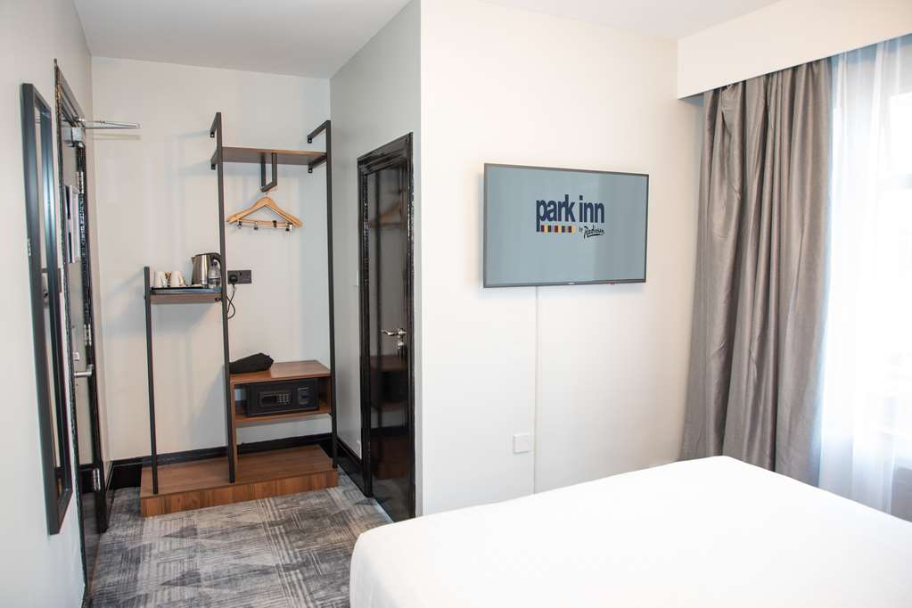 Фото Park Inn by Radisson Bournemouth