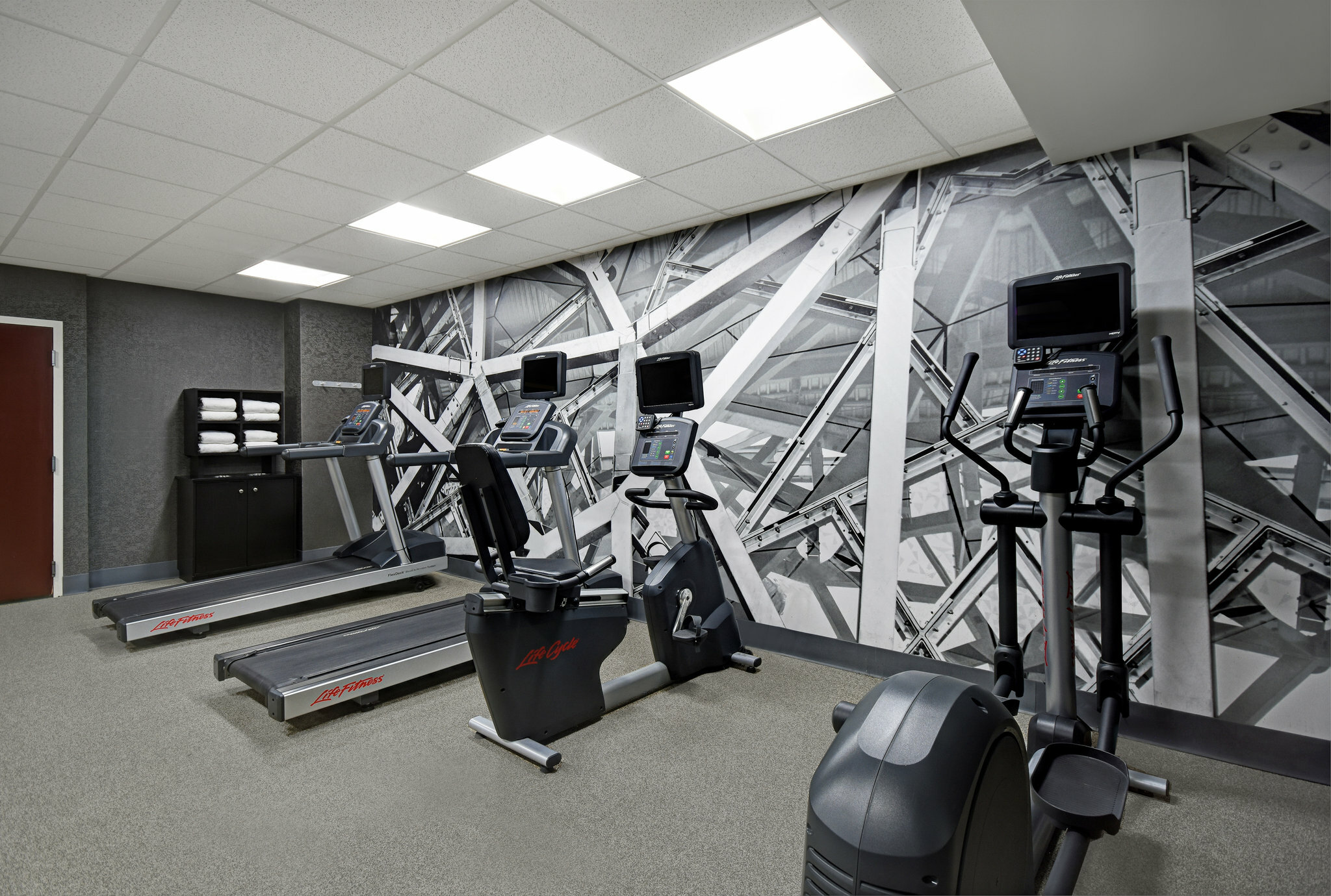 Фото Holiday Inn Express & Suites Cincinnati Riverfront, an Ihg Hotel