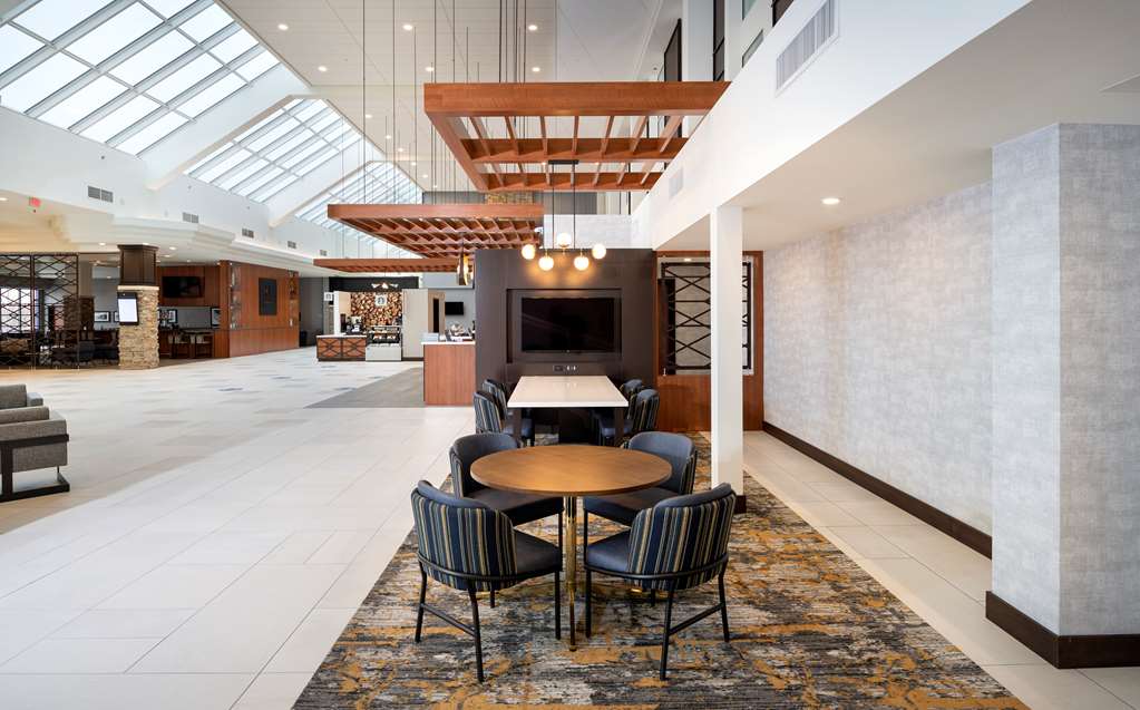 Фото DoubleTree by Hilton Madison East