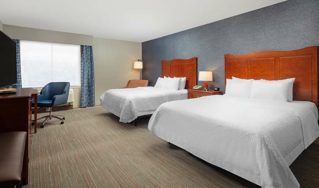 Фото Hampton Inn Medford