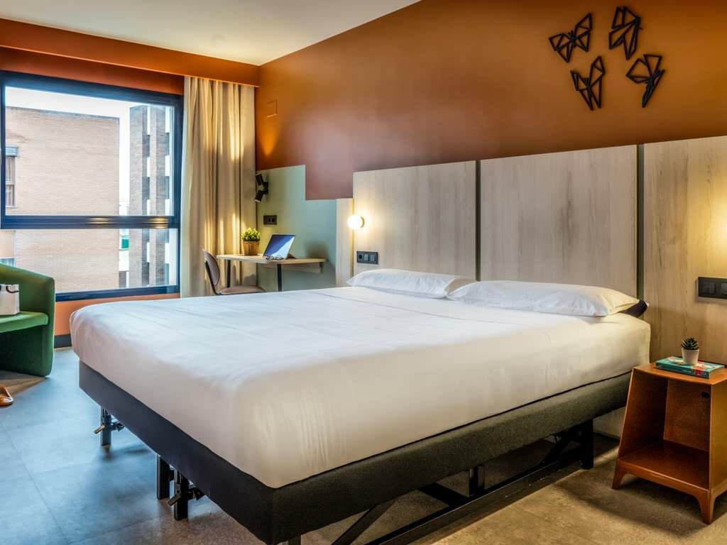 Фото ibis Styles Zaragoza Centro
