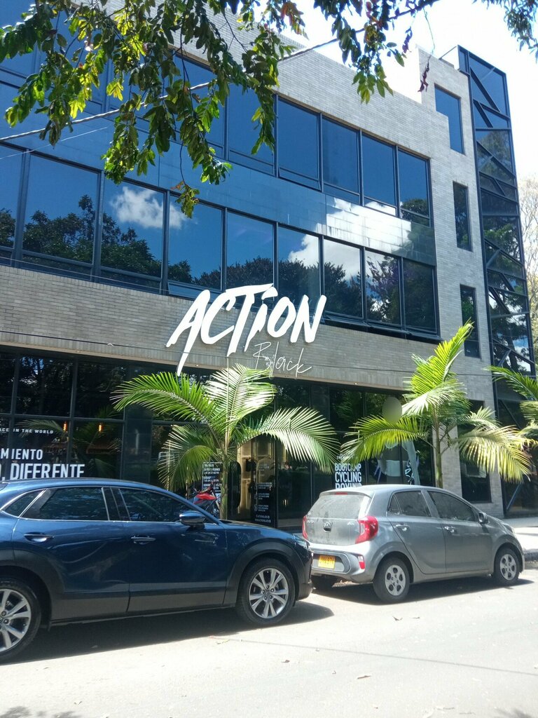 Sports hall, gym Action Black Colina, Bogota, photo