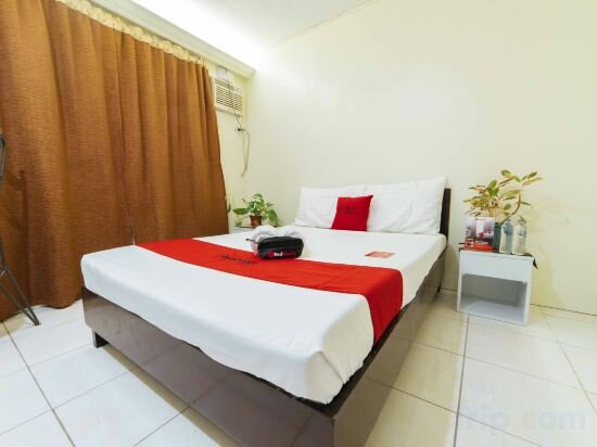 Фото RedDoorz Ledesco Avenue Lapaz Iloilo
