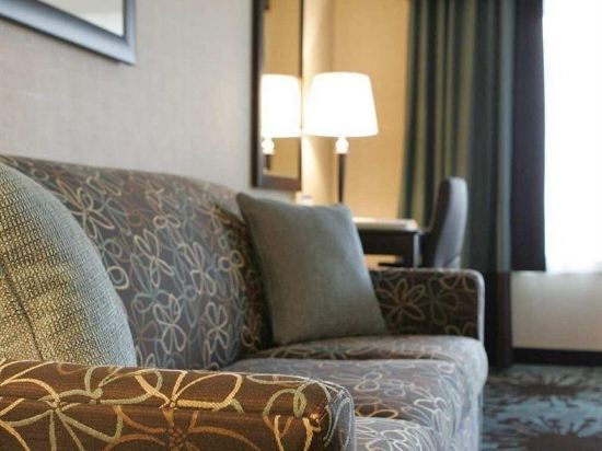 Фото Hampton Inn by Hilton Toronto Airport Corporate Centre