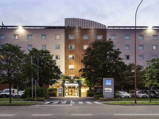 Фото отеля 1