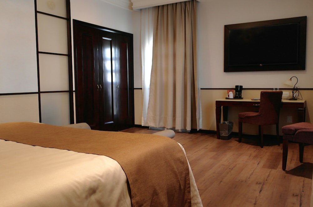 Фото Hotel Morales Historical & Colonial Downtown Core