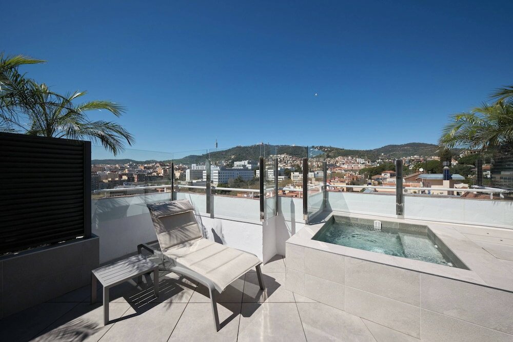 Фото Отель Catalonia Park Güell