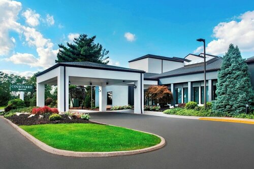 Внешний вид отеля Courtyard by Marriott Newark Liberty International Airport в Ньюарке, фото 1