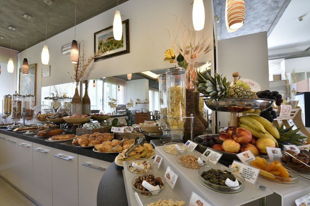 Фото Ambassador Suite Hotel
