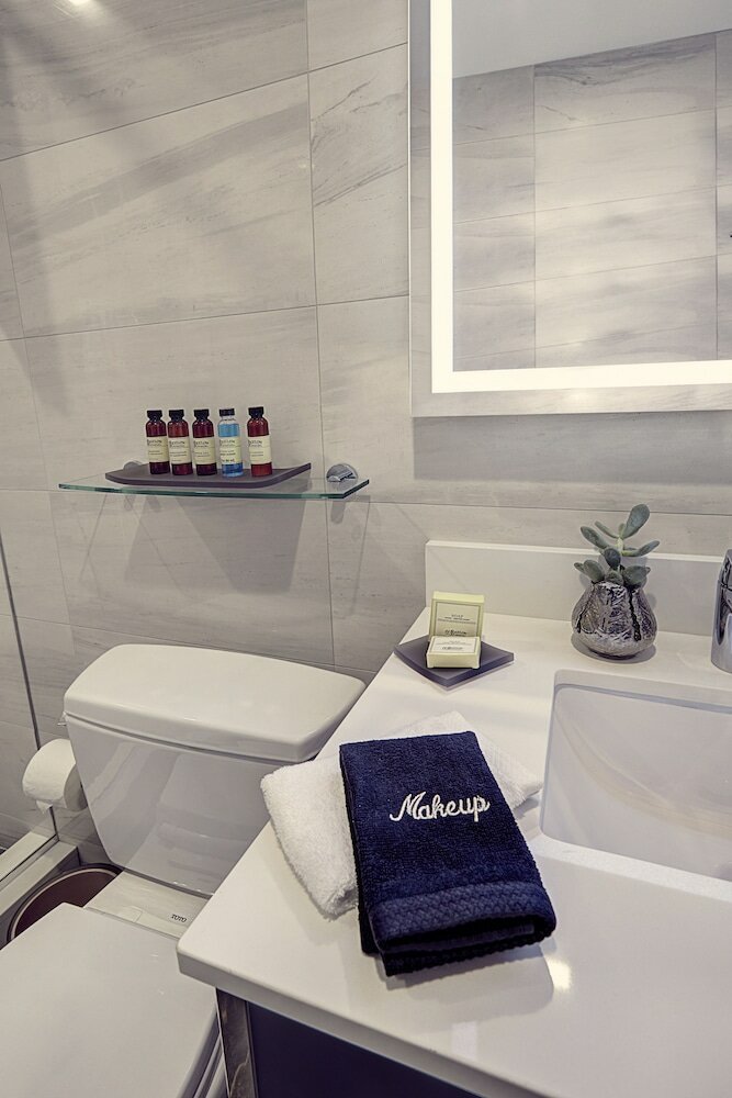 Фото The Artezen Hotel