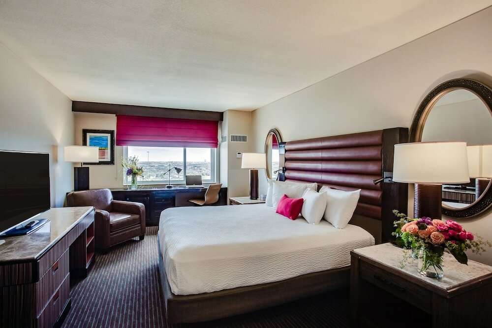 Фото Overton Hotel and Conference Center