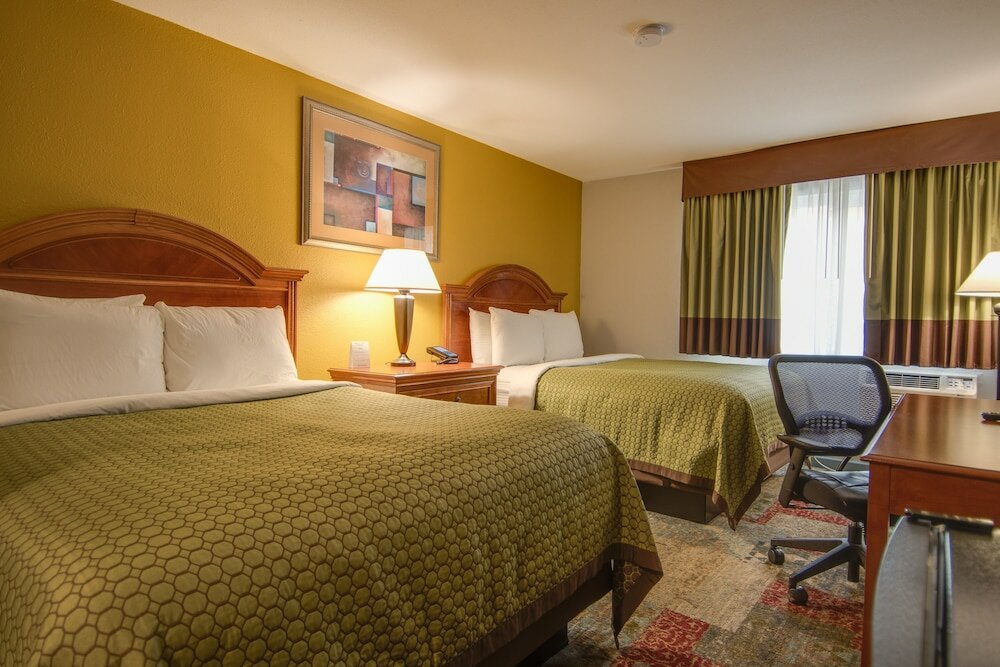 Фото Vagabond Inn Executive Hayward