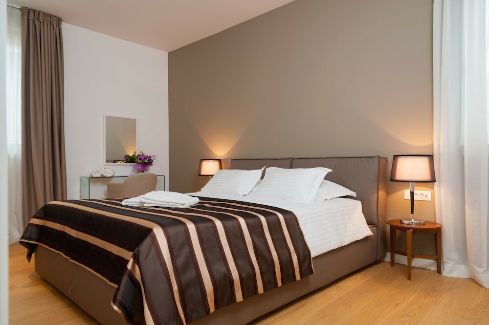 Фото Residence by Vestibul Palace