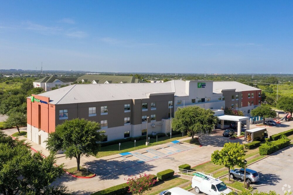 Фото Holiday Inn Express & Suites Austin Round Rock, an Ihg Hotel