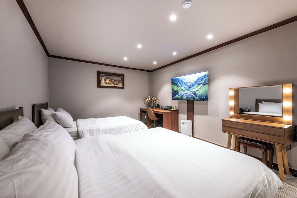 Фото New Chonji Hotel