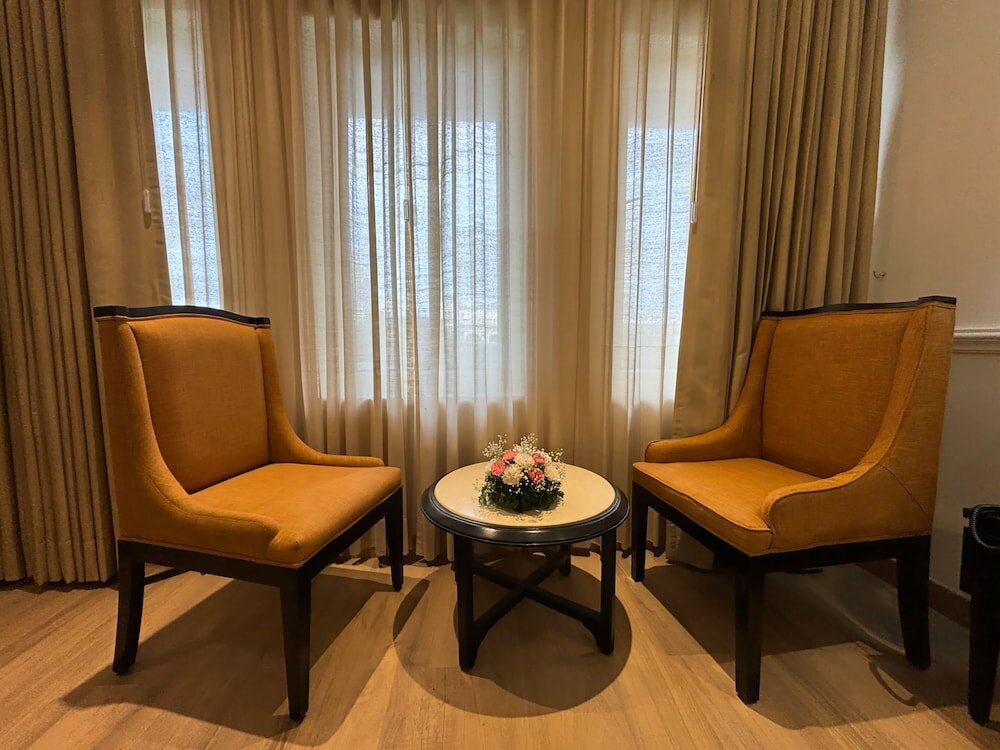 Фото Peerless Hotel Kolkata