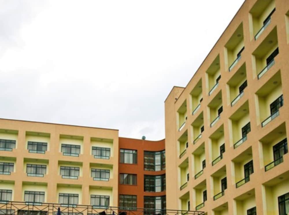 Фото Gorillas Golf Hotel