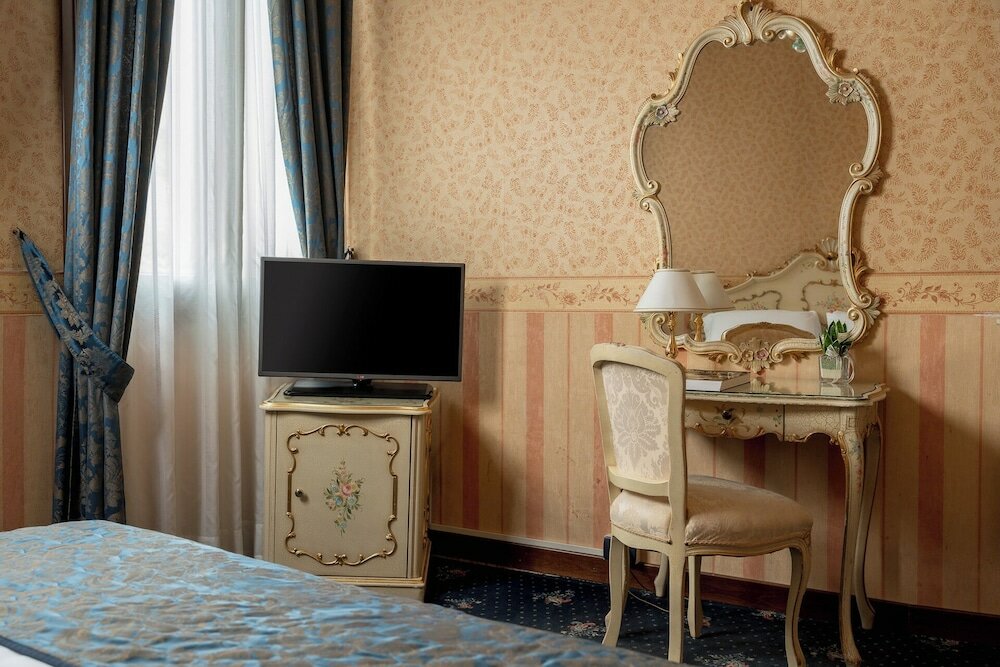 Фото Hotel Montecarlo