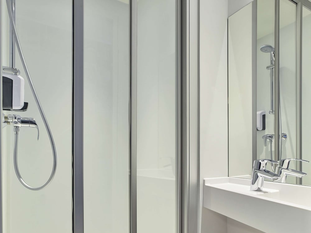 Фото HotelF1 Paris Porte de Châtillon