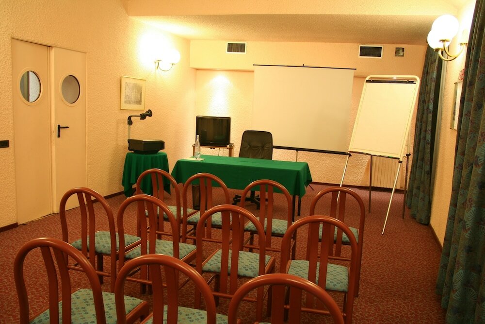 Фото Albert Hotel