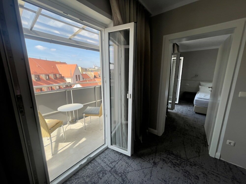 Фото Hotel Central