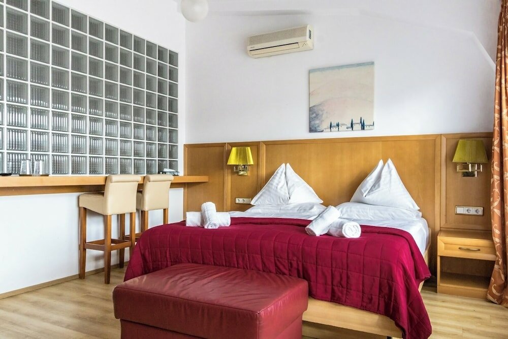 Фото Hotel Corvinus