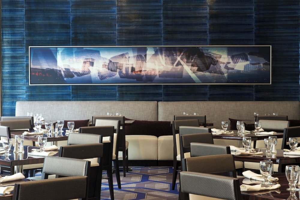 Фото Sheraton Indianapolis City Centre Hotel